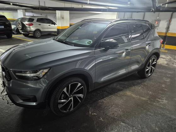 VOLVO XC40 2.0 T5 GASOLINA R-DESIGN AWD GEARTRONIC VOLVO XC40 2.0 T5 GASOLINA R-DESIGN AWD GEARTRONIC